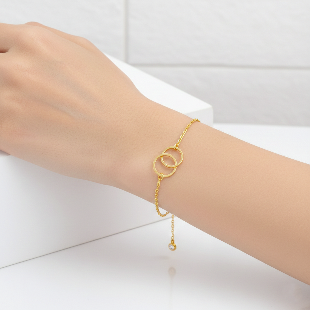 Polished Brass Interlocking-Circle Chain Bracelet