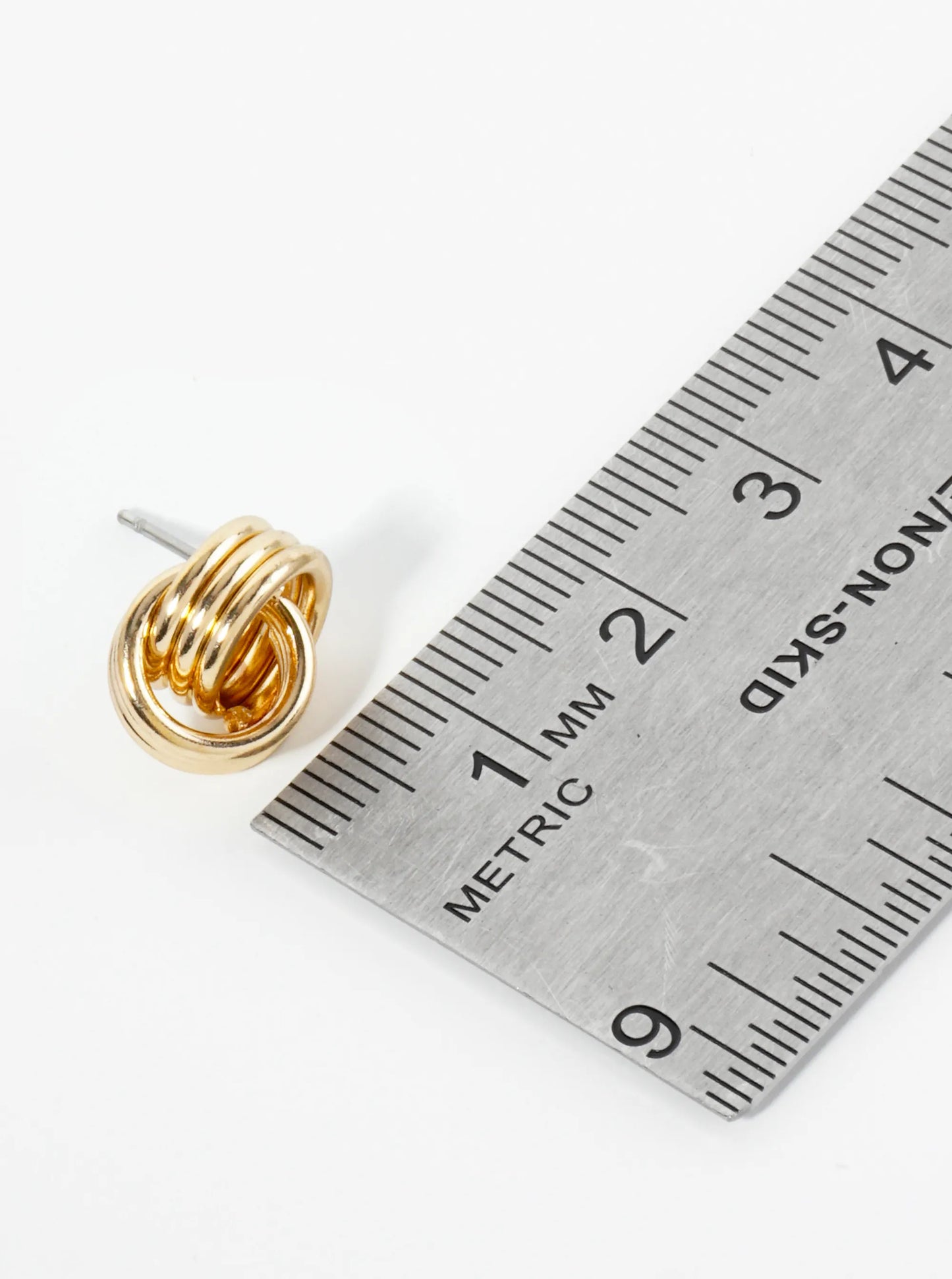 13mm Interlocking Two Circles Stud Earrings