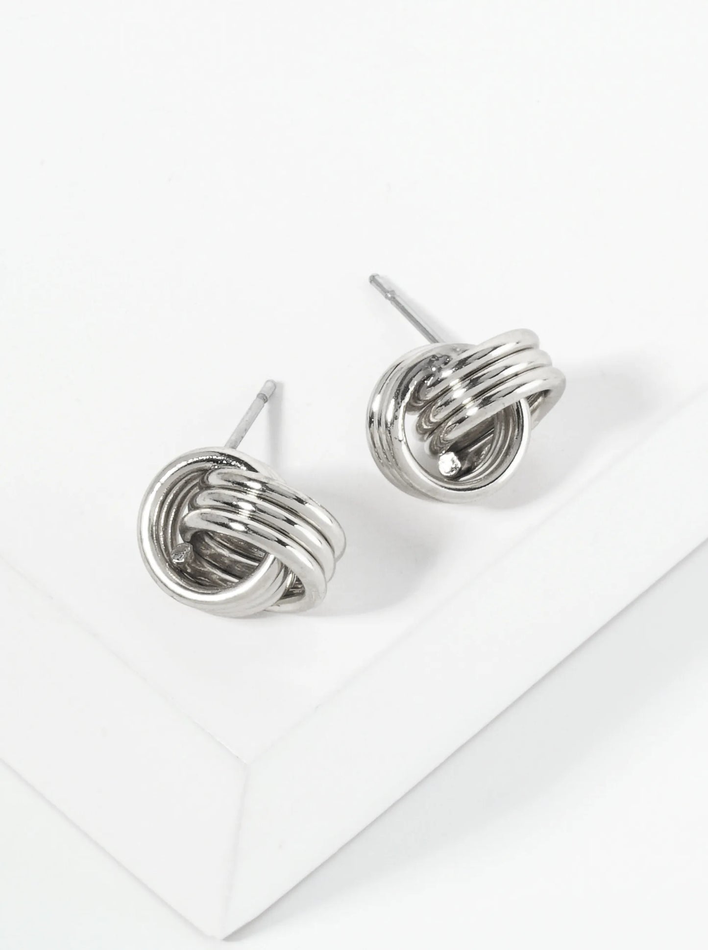 13mm Interlocking Two Circles Stud Earrings