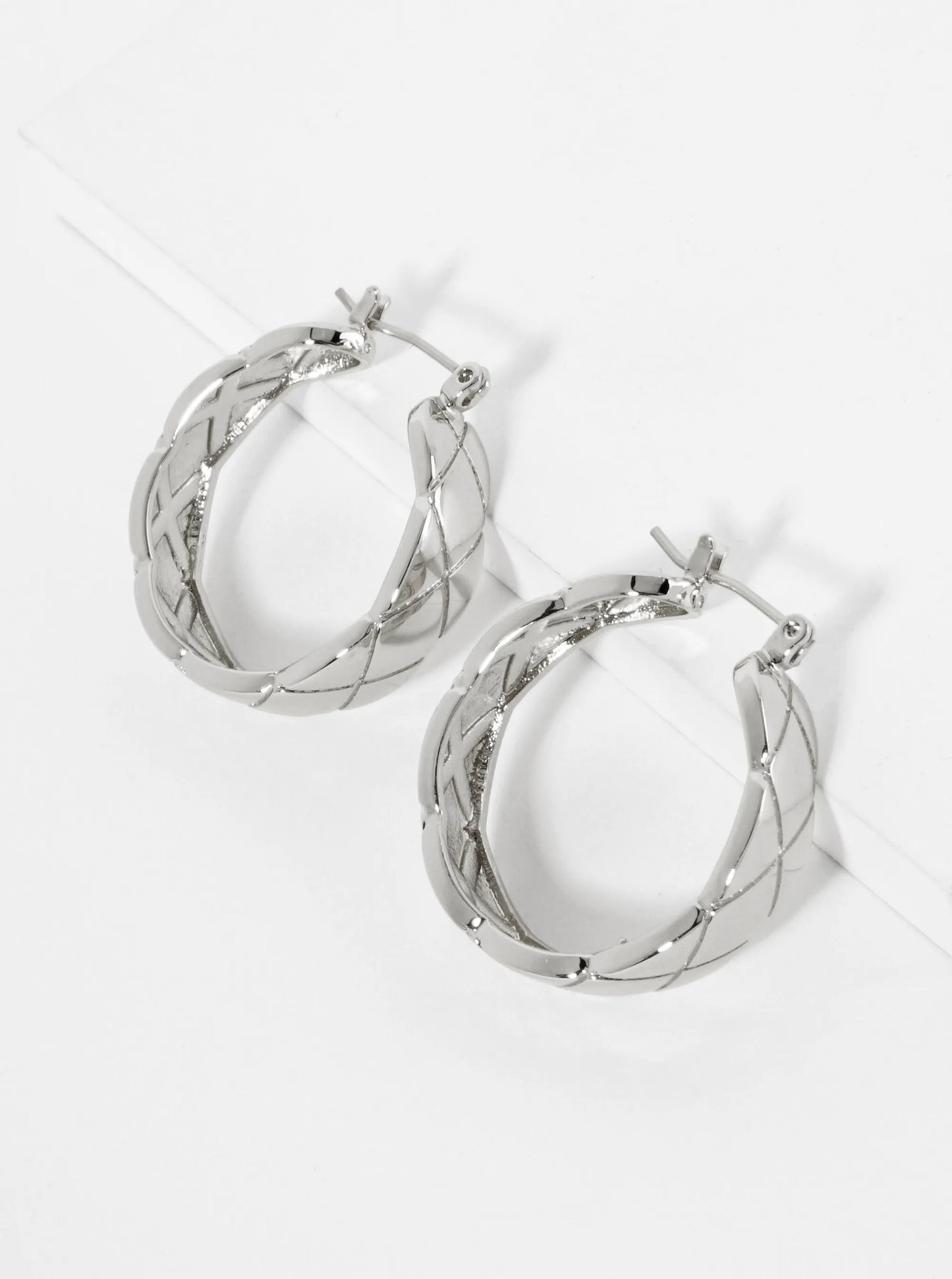 18K Gold Dipped Textured 25mm Latchback Hoop Earrings