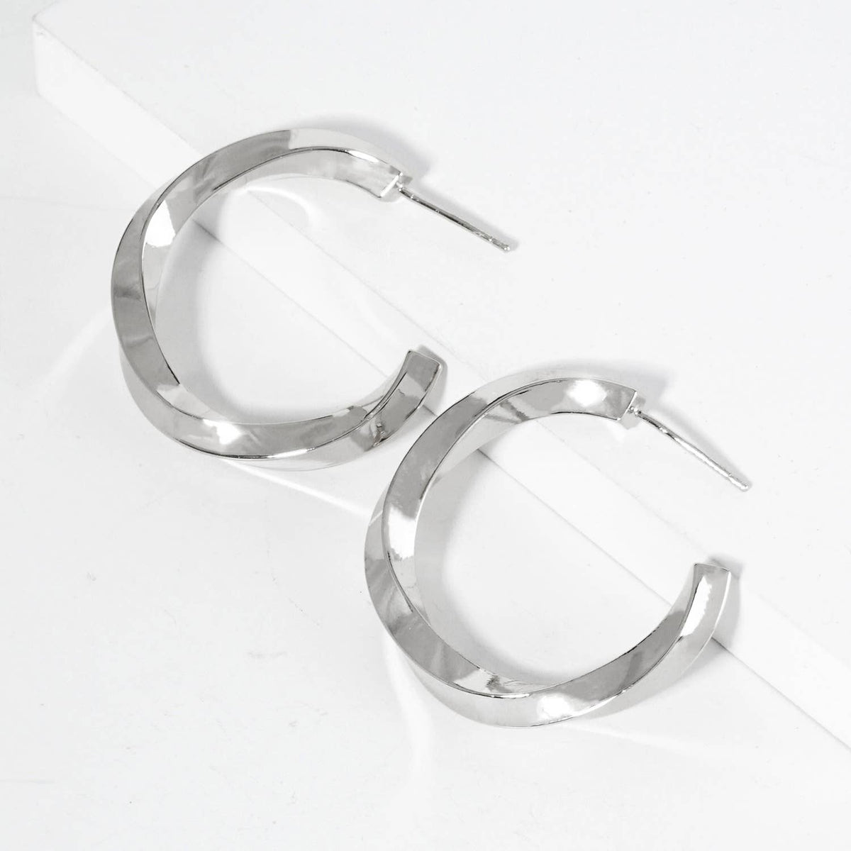 30MM TWISTED HOOP EARRINGS / 18K GOLD DIPPED