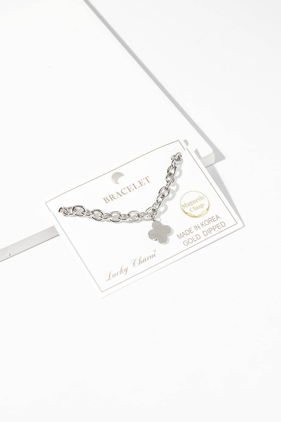 Minimalist Clover Charm Link Bracelet with Magnetic Clasp