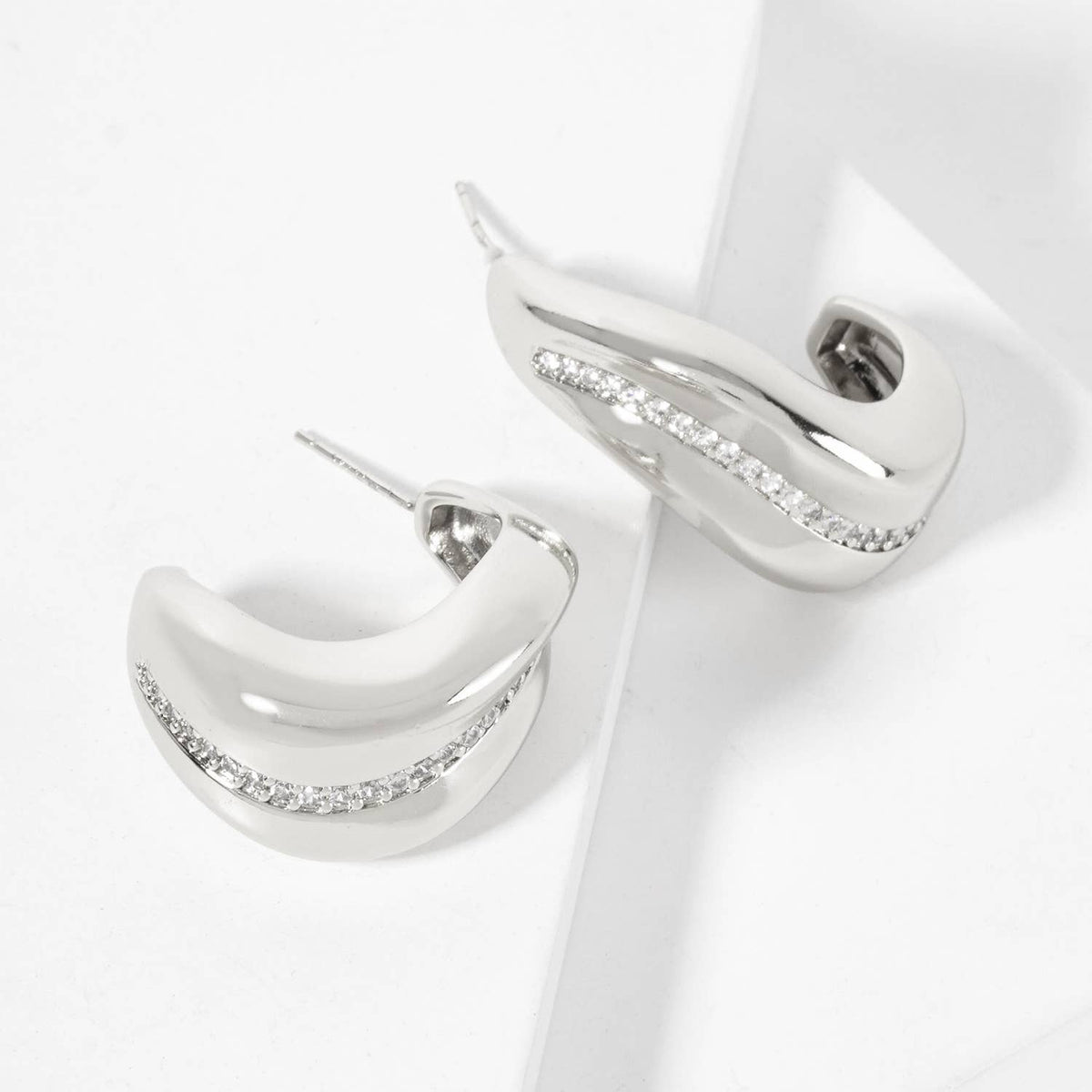 Along the Curve Single-Row 30mm Organic Hoop Earrings
