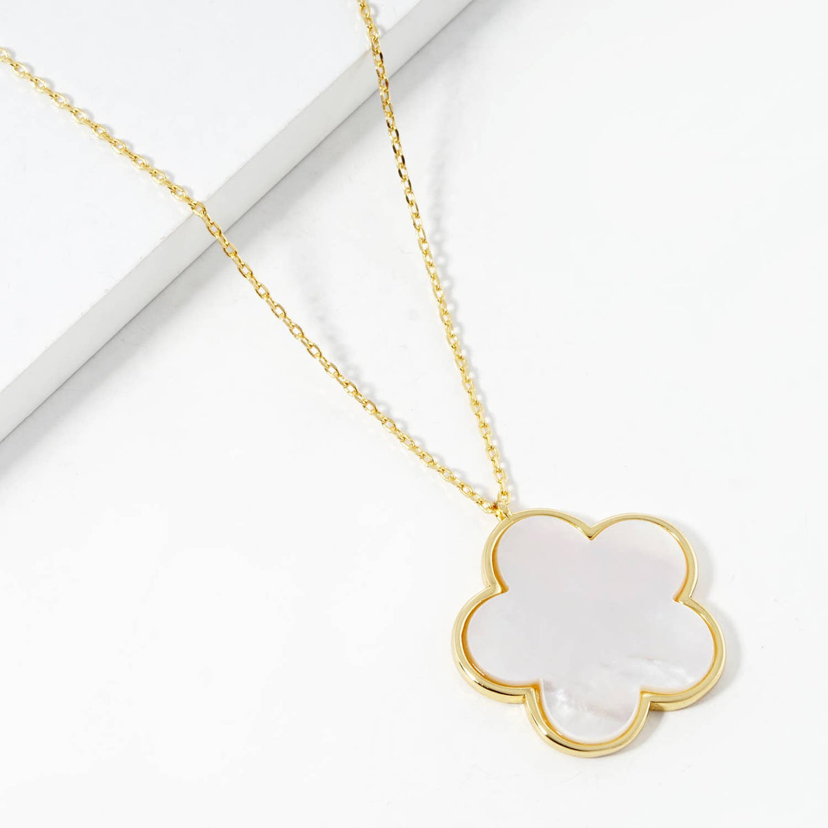Minimalist Six-Petal Flower Pendant Necklace