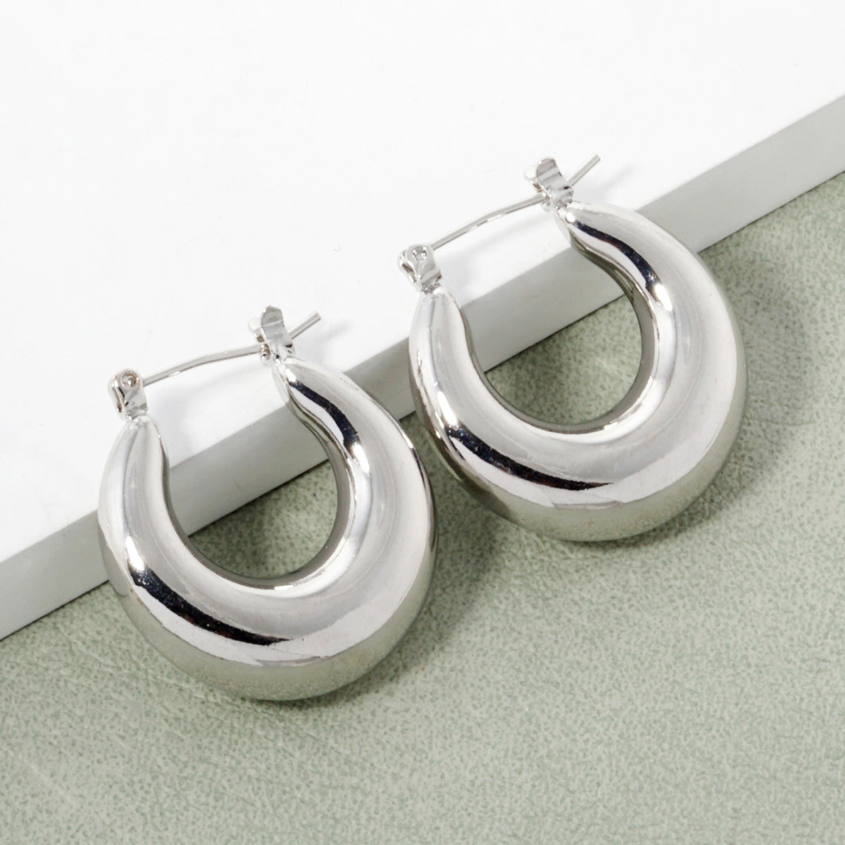BE345 Oval Dome Hoop Earrings - BE345R.JPG