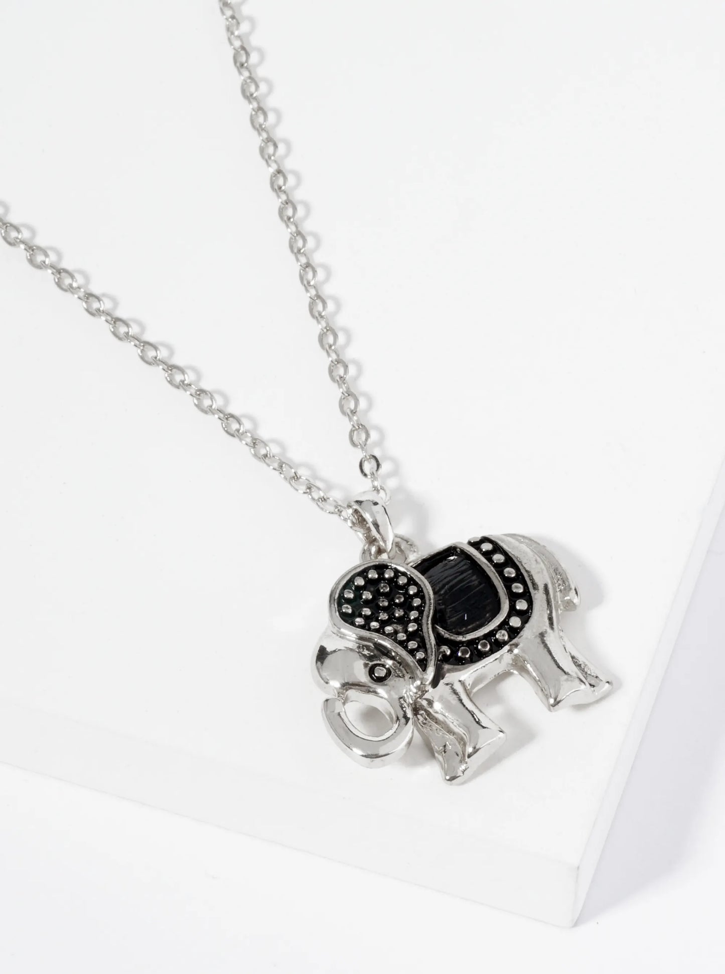 Vintage Metal Elephant Pendant Necklace