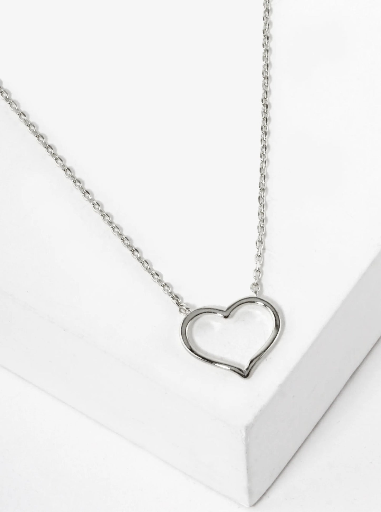 18K Gold Dipped 11mm Delicate Wire Heart Pendant Necklace