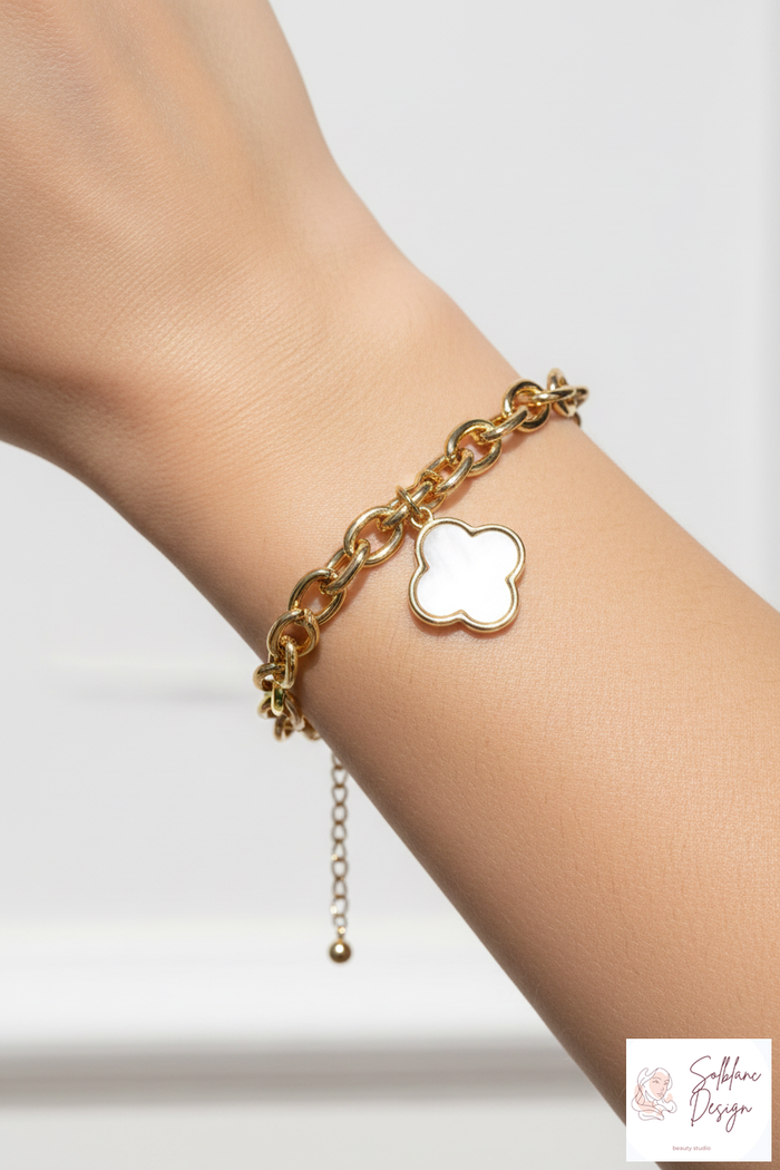 Clover Charm Bracelet with Easy-Wear Magnetic Clasp