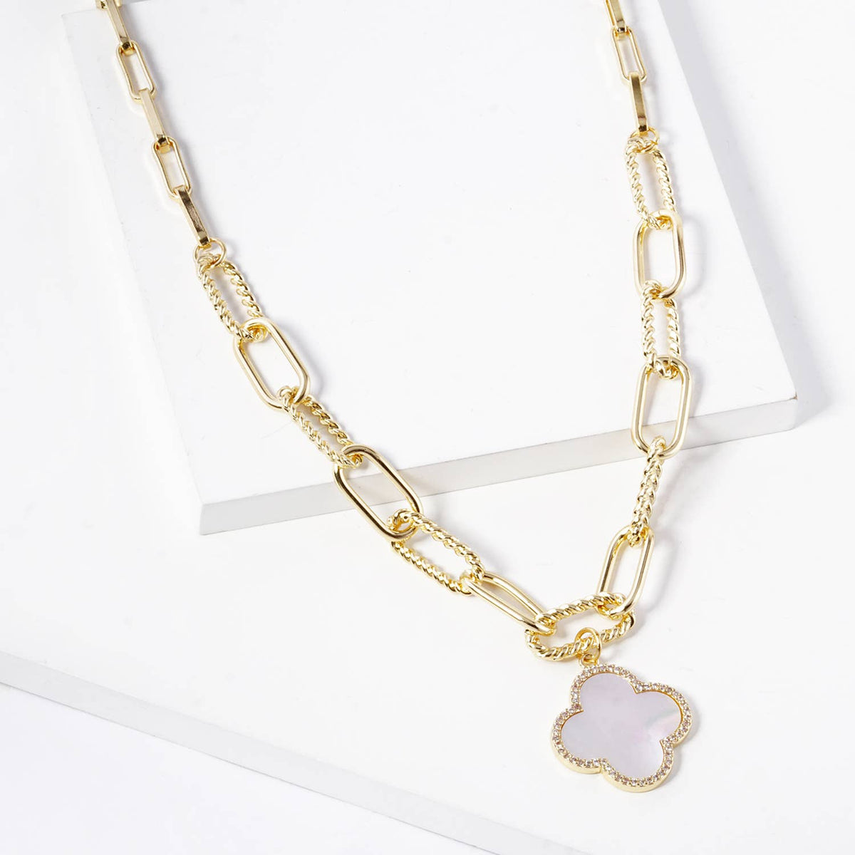 Chunky Paperclip Chain Clover Pendant Necklace