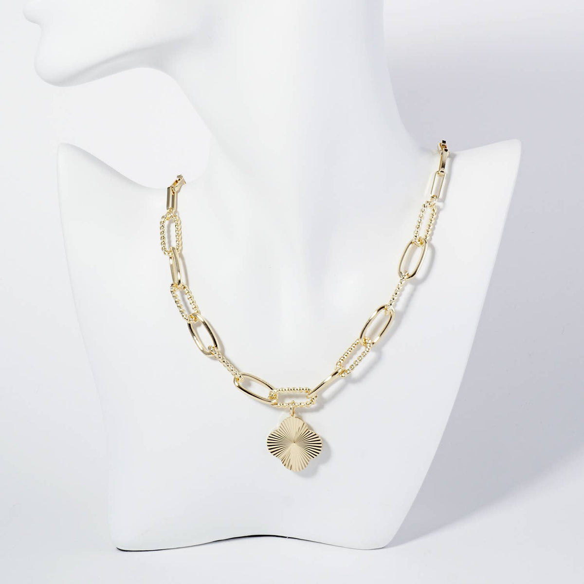 Sunburst Texture Quatrefoil Pendant Link Chain Necklace