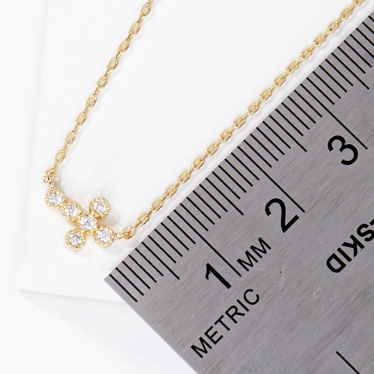 Dainty Cluster Cross Pendant Necklace