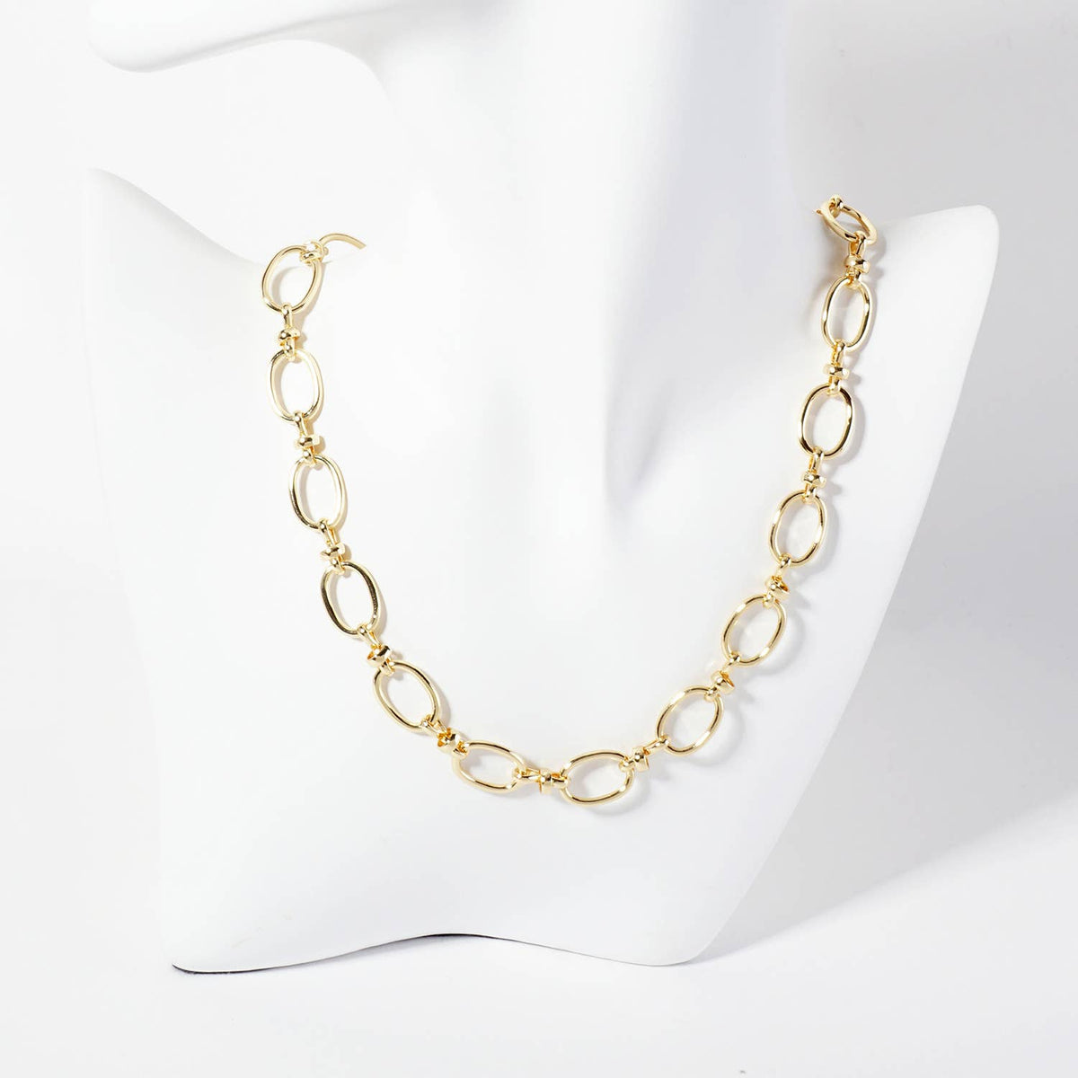 Oval-Shaped Polished Brass Chain Necklace