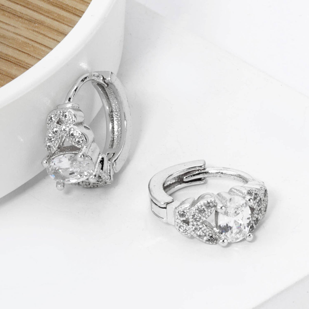 4-PRONG OVAL CUBIC ZIRCONIA BUTTERFLY 13MM HUGGIE HOOP EARRI