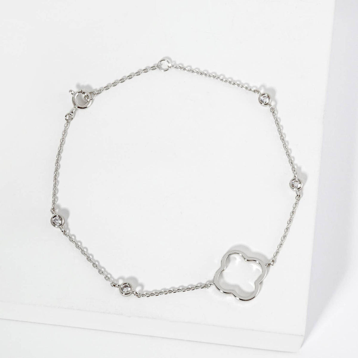 18K 15mm Quatrefoil Cutout CZ Stone Chain Bracelet