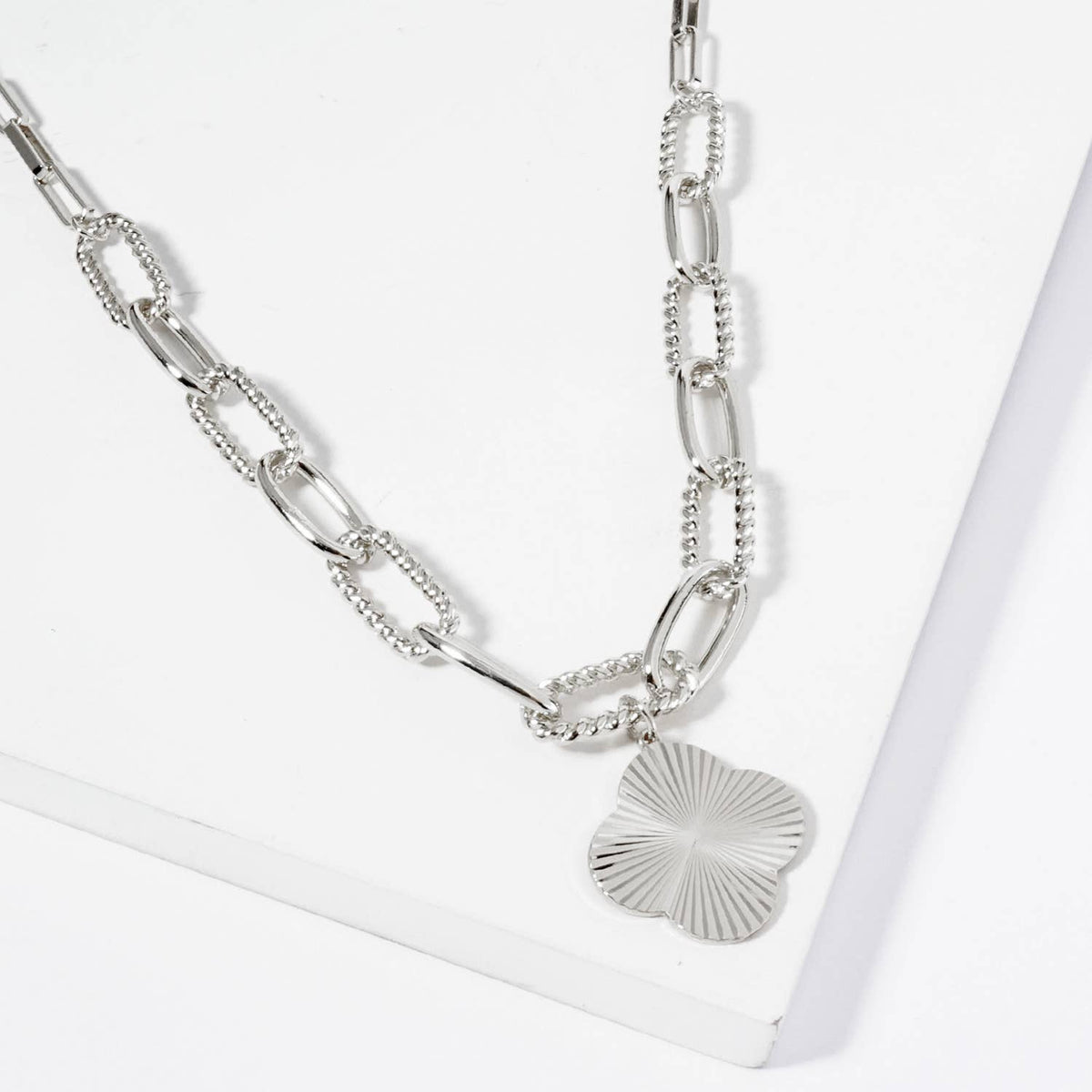 Sunburst Texture Quatrefoil Pendant Link Chain Necklace