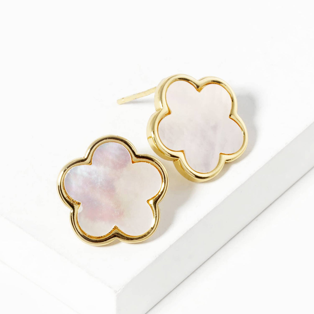 Minimalist Dainty Clover Flower Stud Earrings