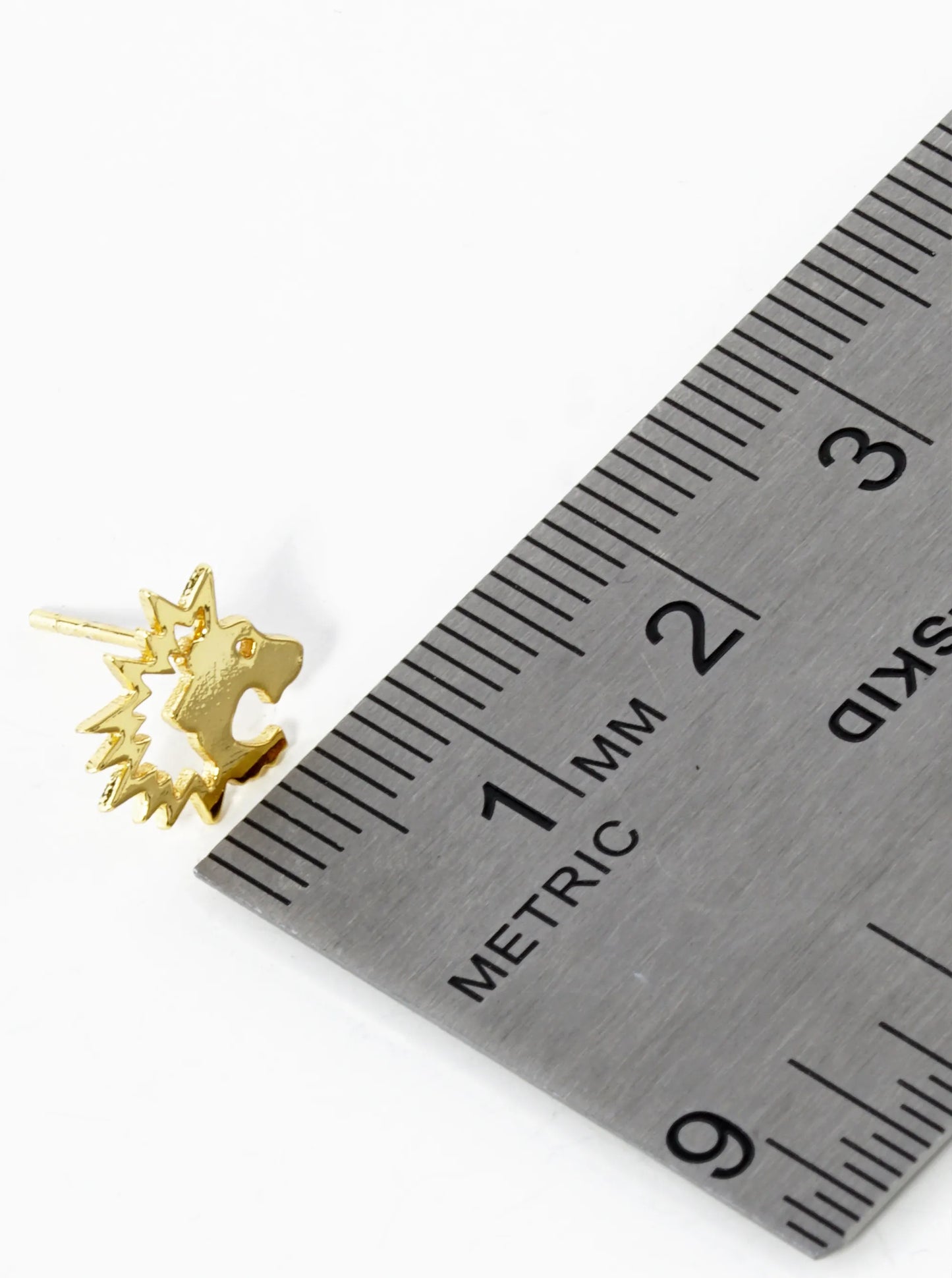 18K Gold Dipped 10mm Flat Rock N Roll Lion Head Stud Earrings