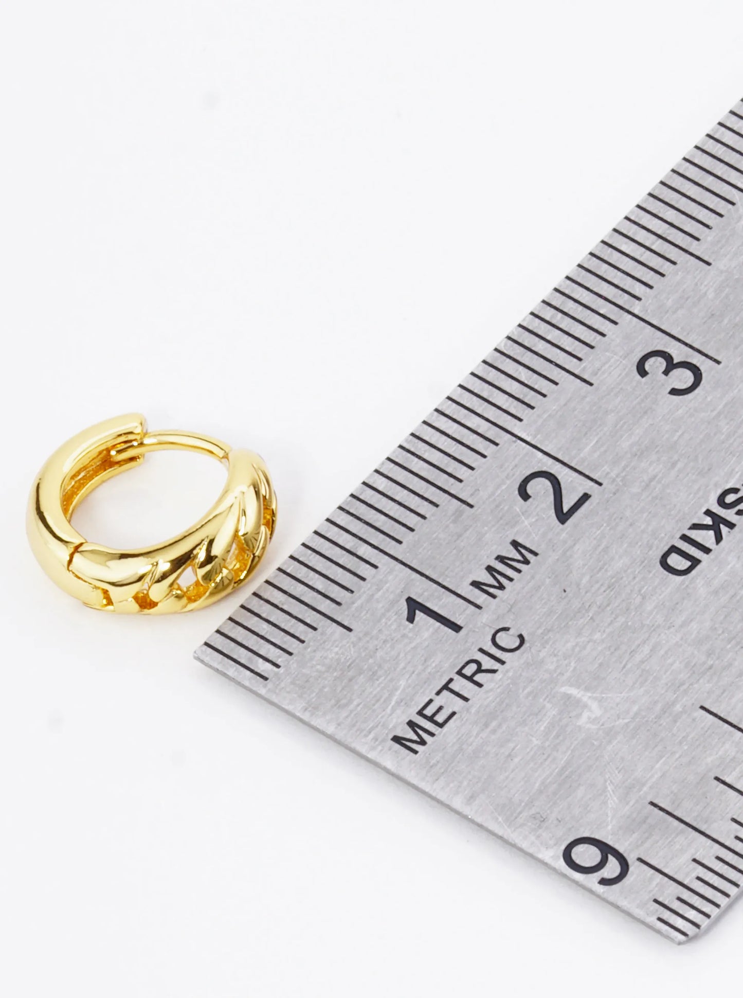 18K Gold Dipped 11mm Chain Huggie Hoop Earrings