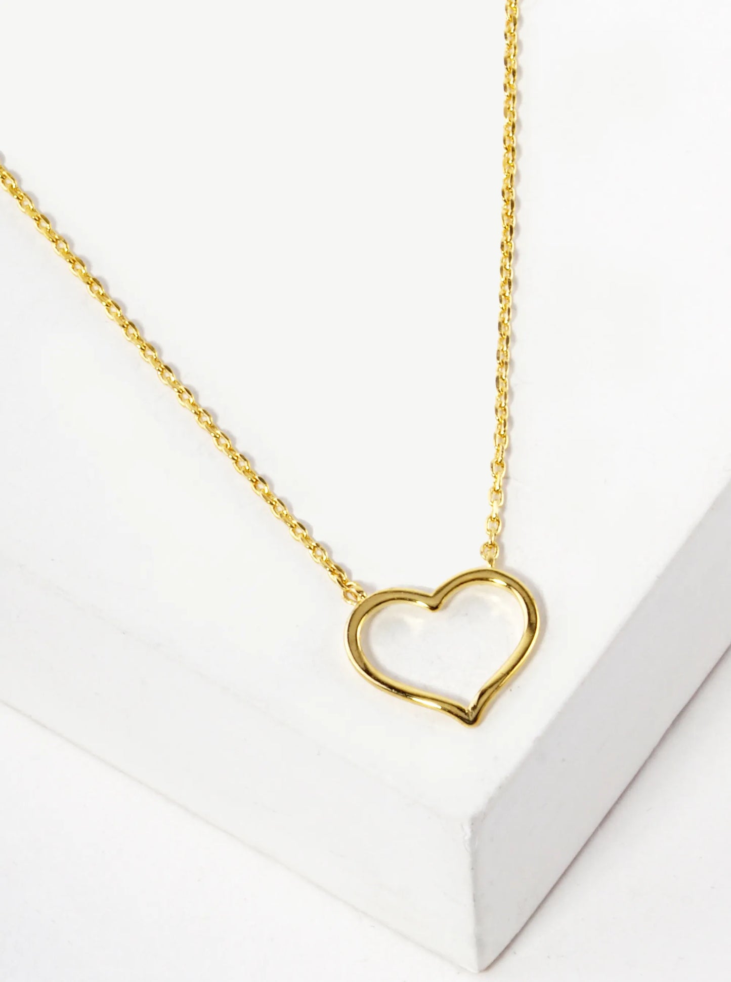 18K Gold Dipped 11mm Delicate Wire Heart Pendant Necklace