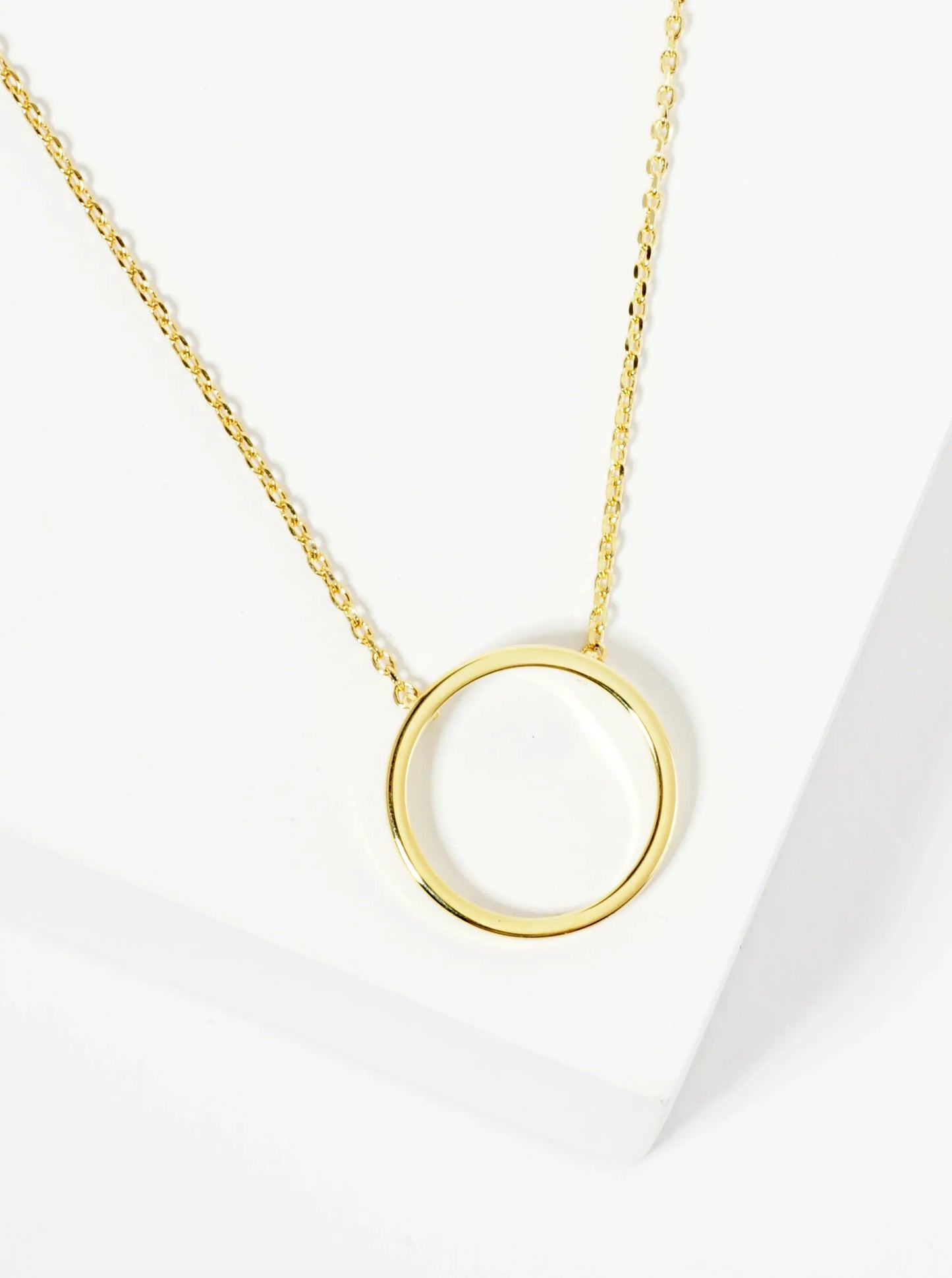 18K Gold Dipped 15mm Wire Circle Pendant Necklace