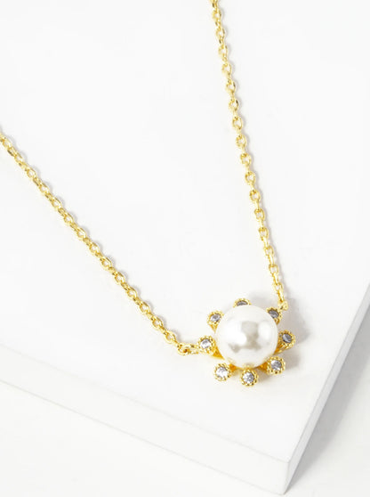 18K Gold Dipped 6mm Pearl Flower Pendant Necklace