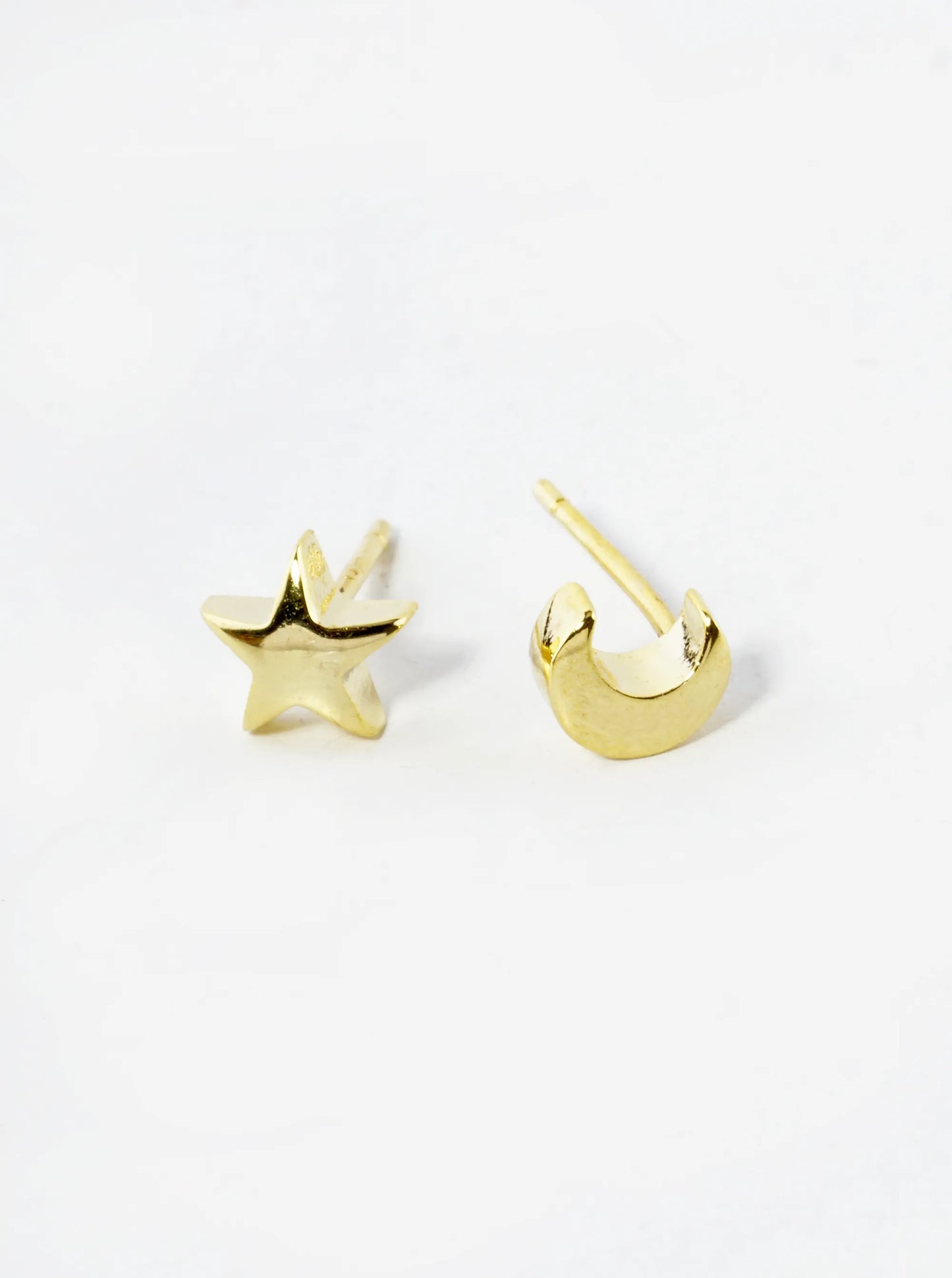 18K Gold Dipped Dainty 7mm Star And Moon Asymmetric Brass Stud Earrings