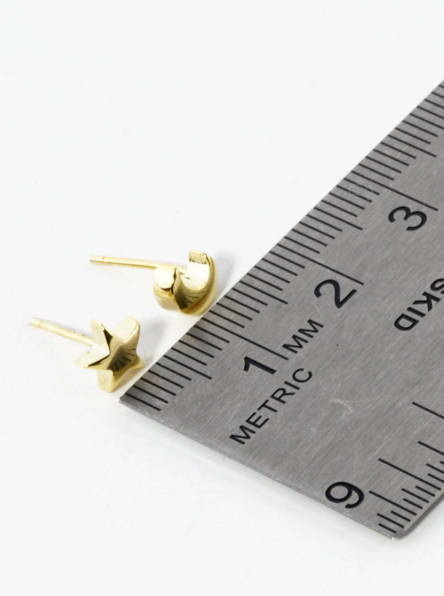 18K Gold Dipped Dainty 7mm Star And Moon Asymmetric Brass Stud Earrings