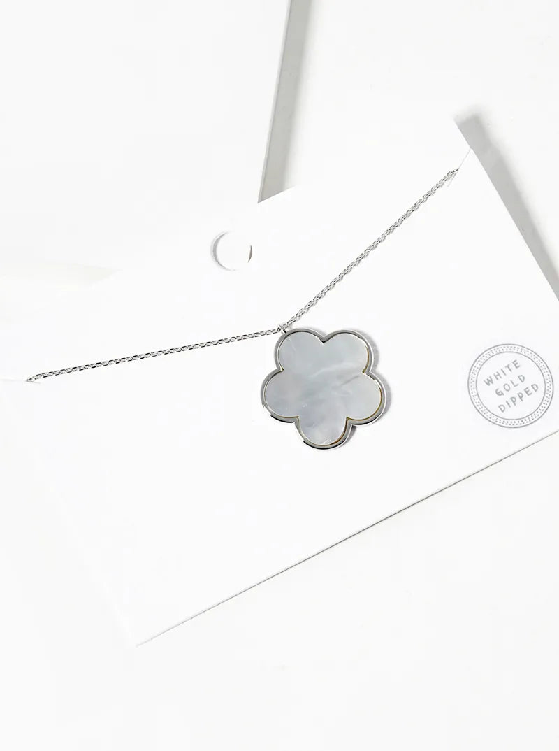 18K Gold Dipped Semi-Precious Stone 20mm Flower Pendant Necklace