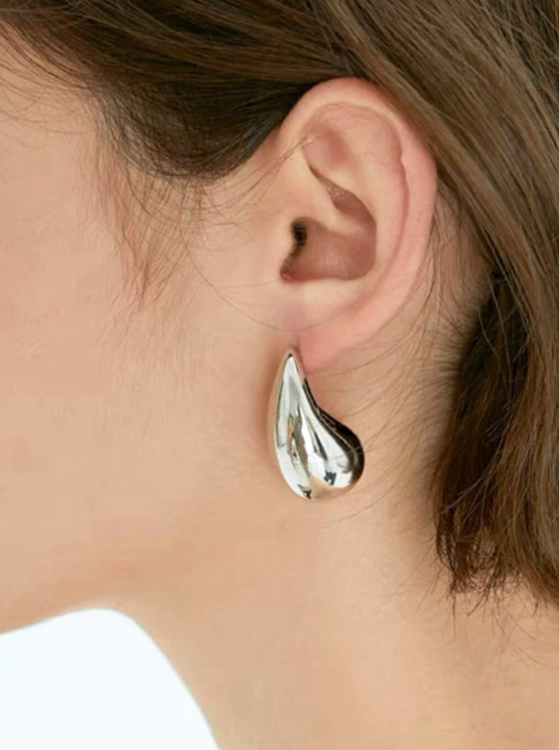 18k Gold Dipped 1 25 Inch Hollow Puffy Teardrop Dupe Stud Earrings