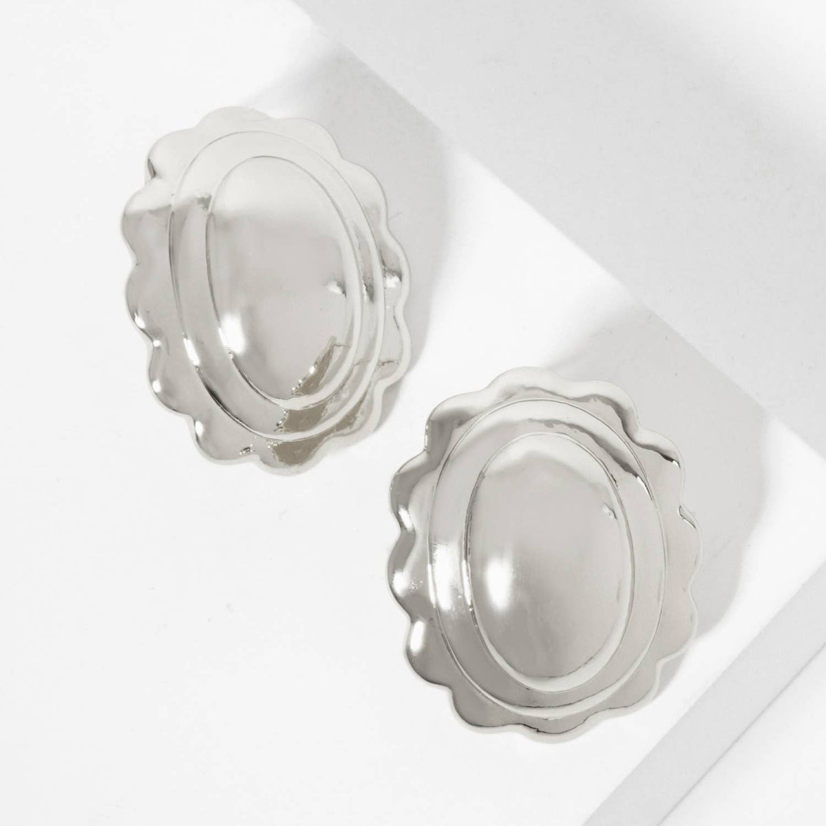 Polished Brass Soft-Curve Wavy Oval Stud Earrings