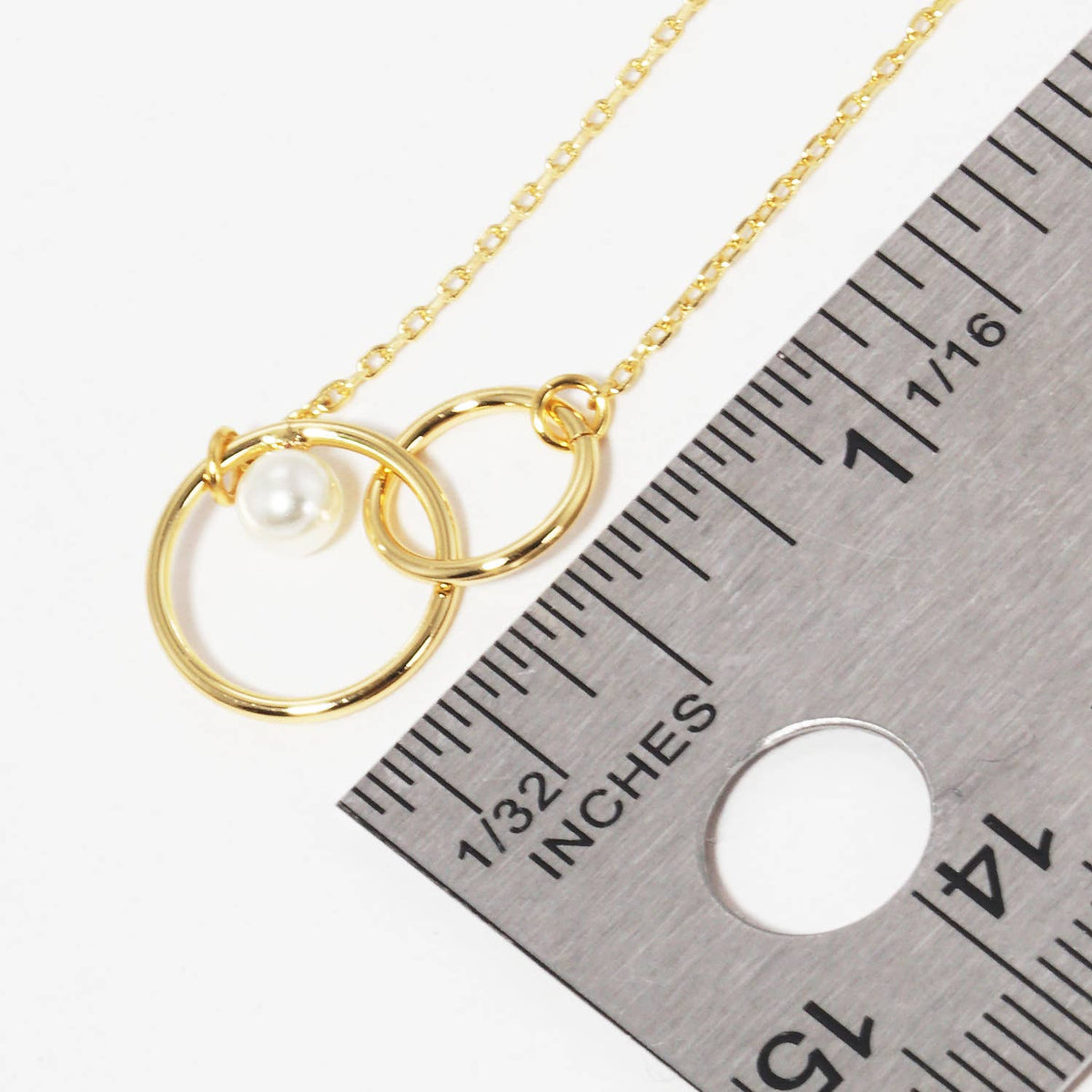 Interlocking Circle Pearl Necklace