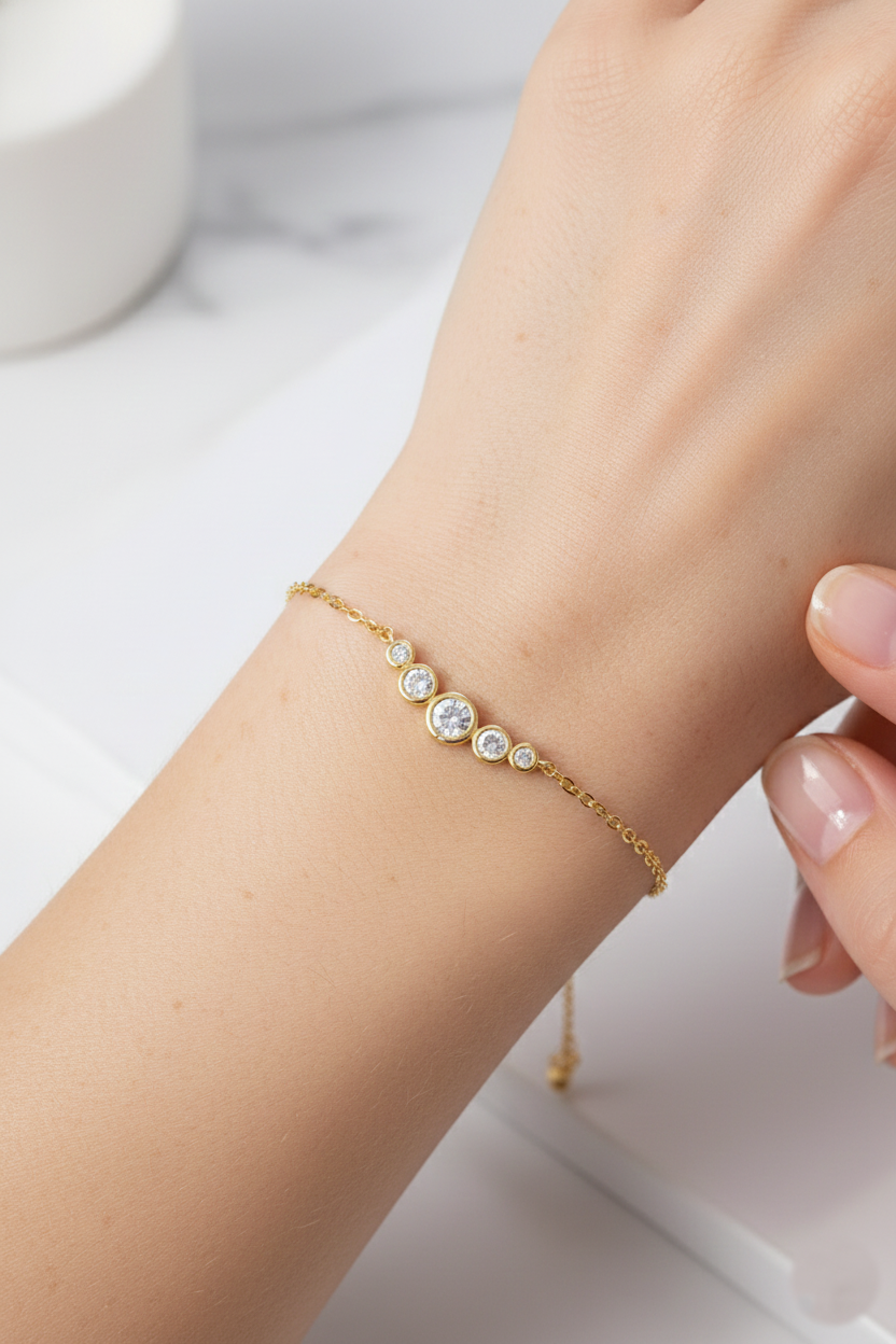 Graduated Bezel-Set Cubic Zirconia Chain Bracelet