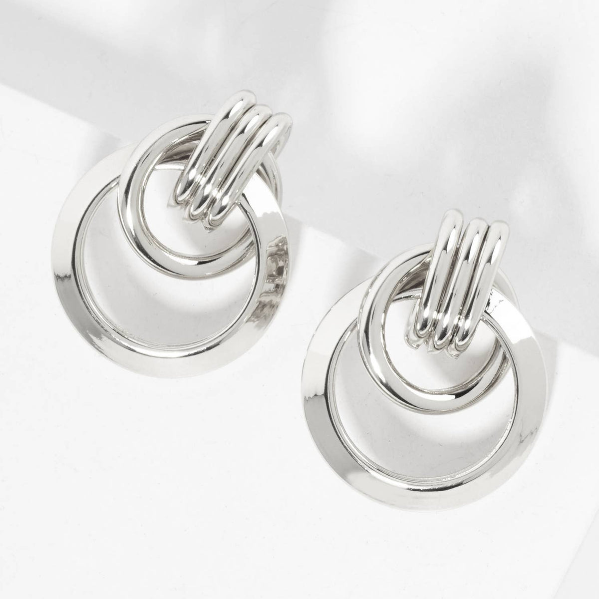 Polished Brass Interlocking Circle Doorknocker Earrings