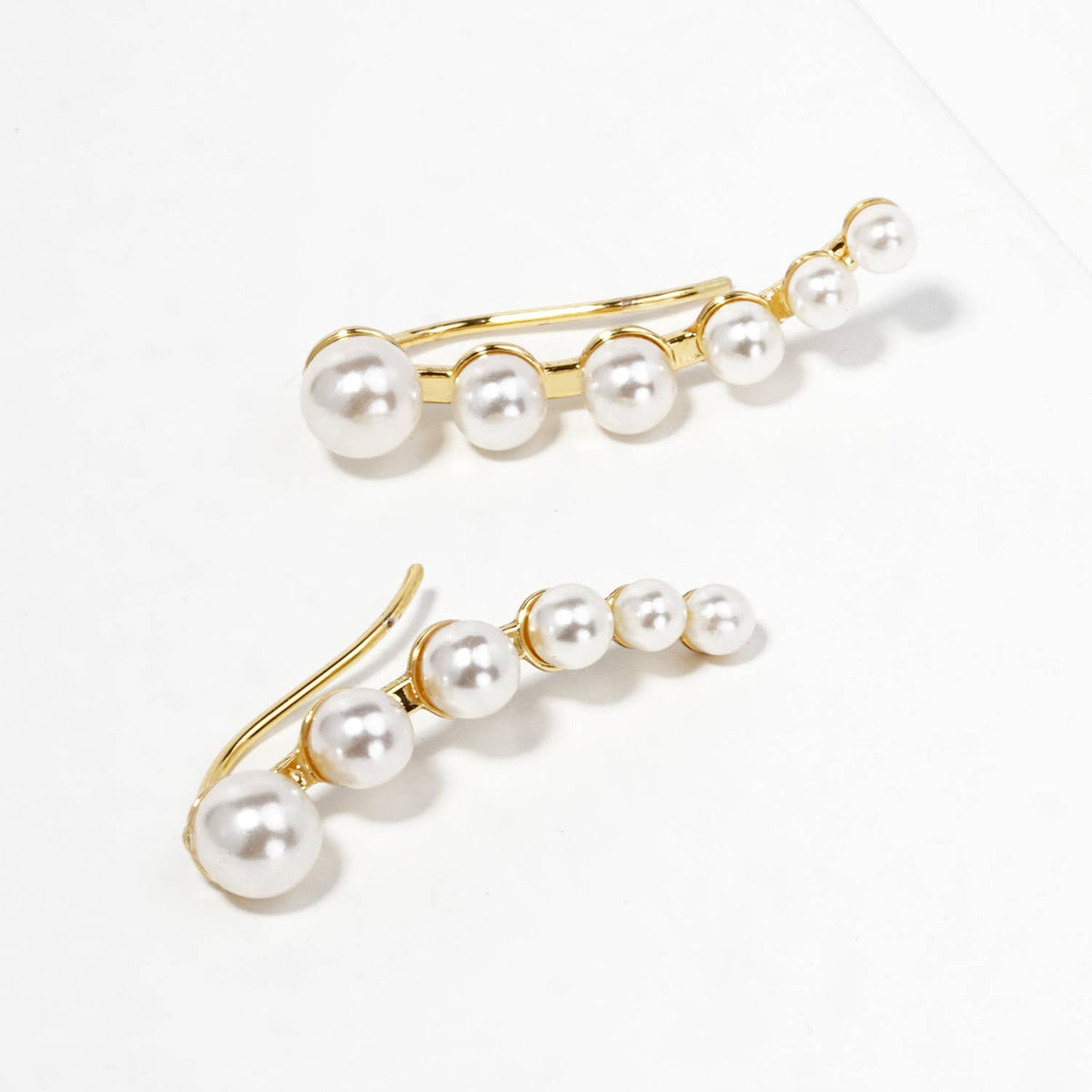 Gold Dipped Pearl Graduated Ear Crawler