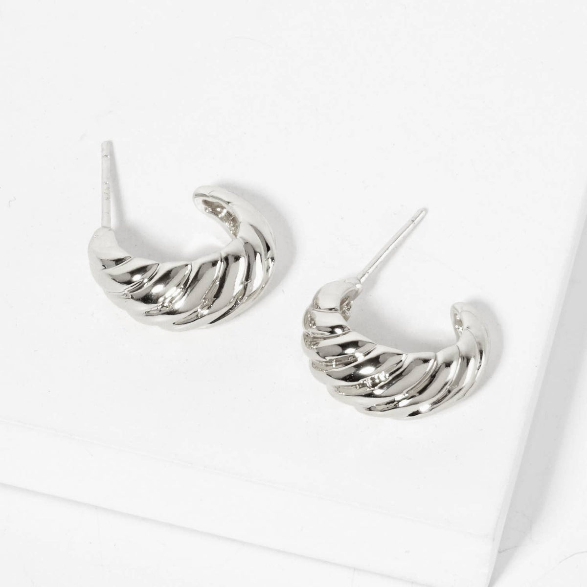 Polished Rope-Texture 15mm Brass Mini Hoop Earrings