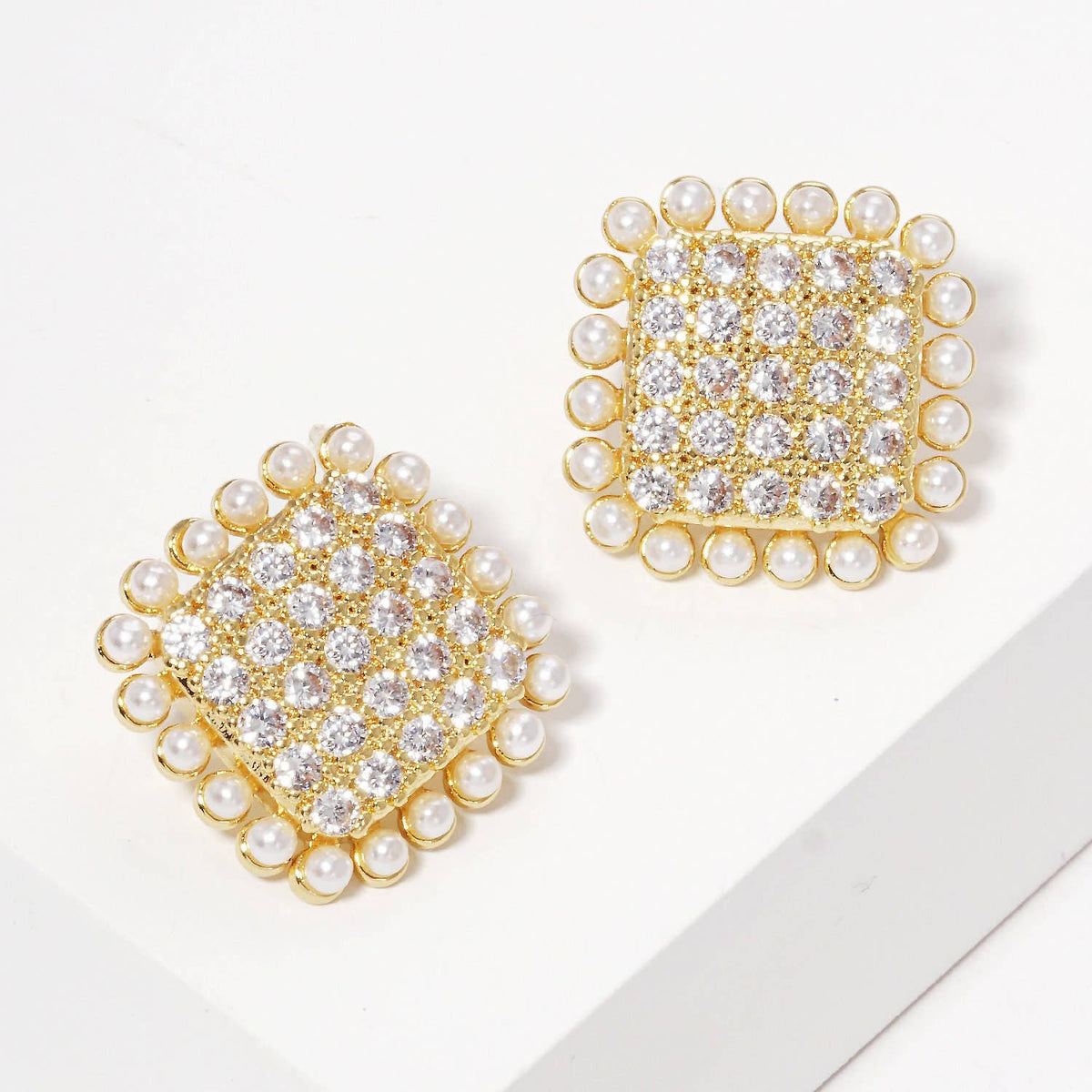 Freshwater Pearl Outline Stud Earrings