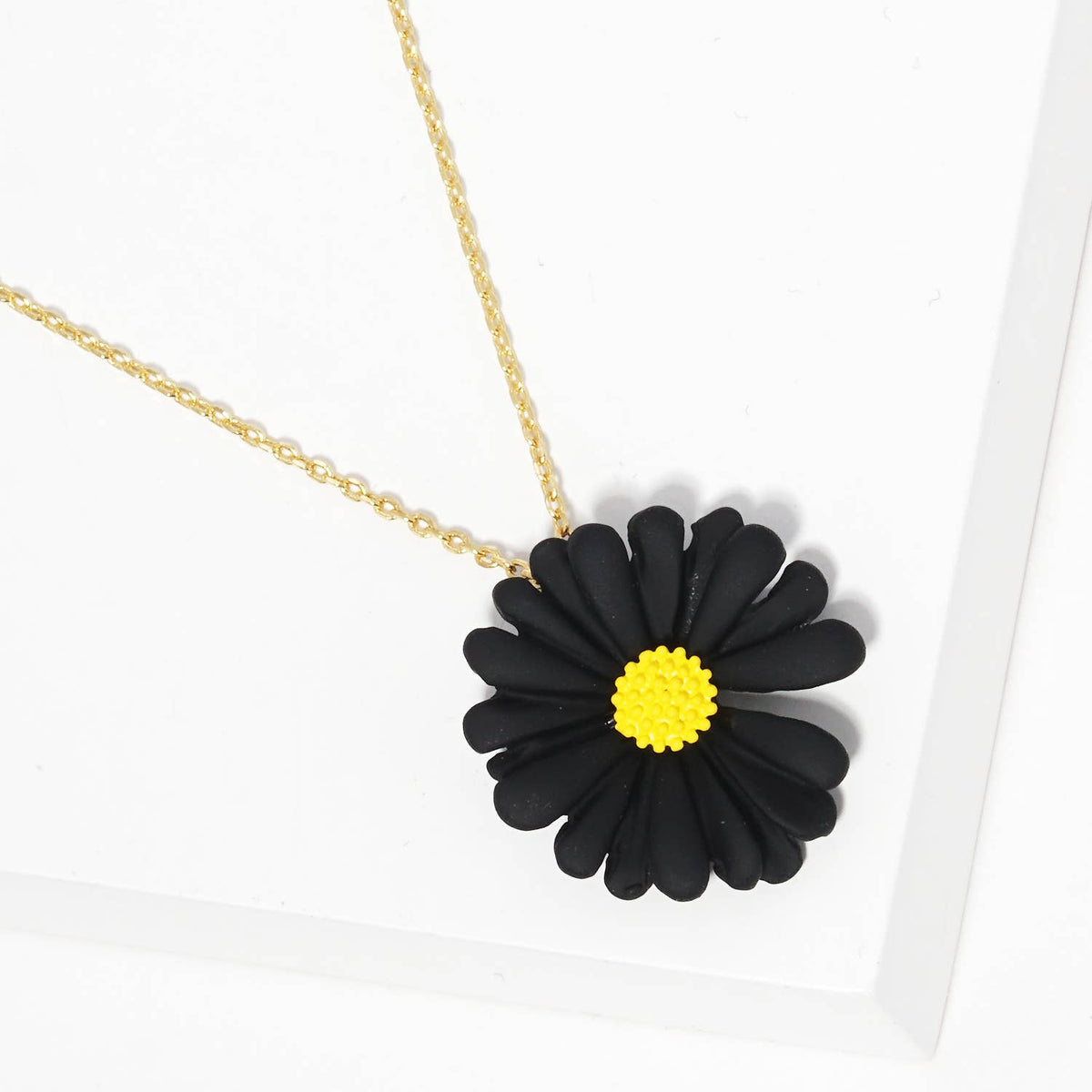 Daisy Charm Necklace