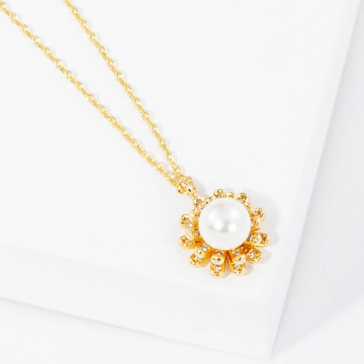 Dainty Pearl Sunflower Pendant Necklace