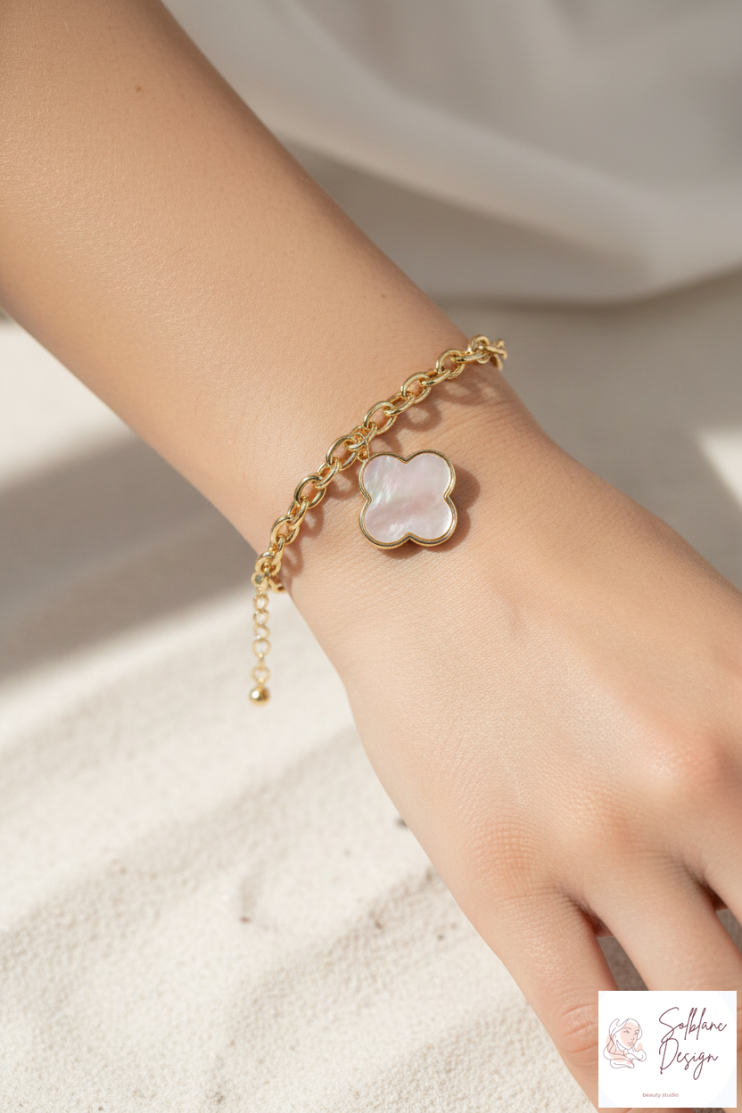 Clover Charm Bracelet with Easy-Wear Magnetic Clasp