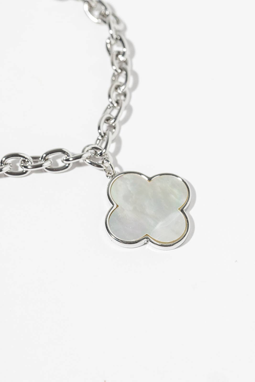 Clover Charm Bracelet with Easy-Wear Magnetic Clasp