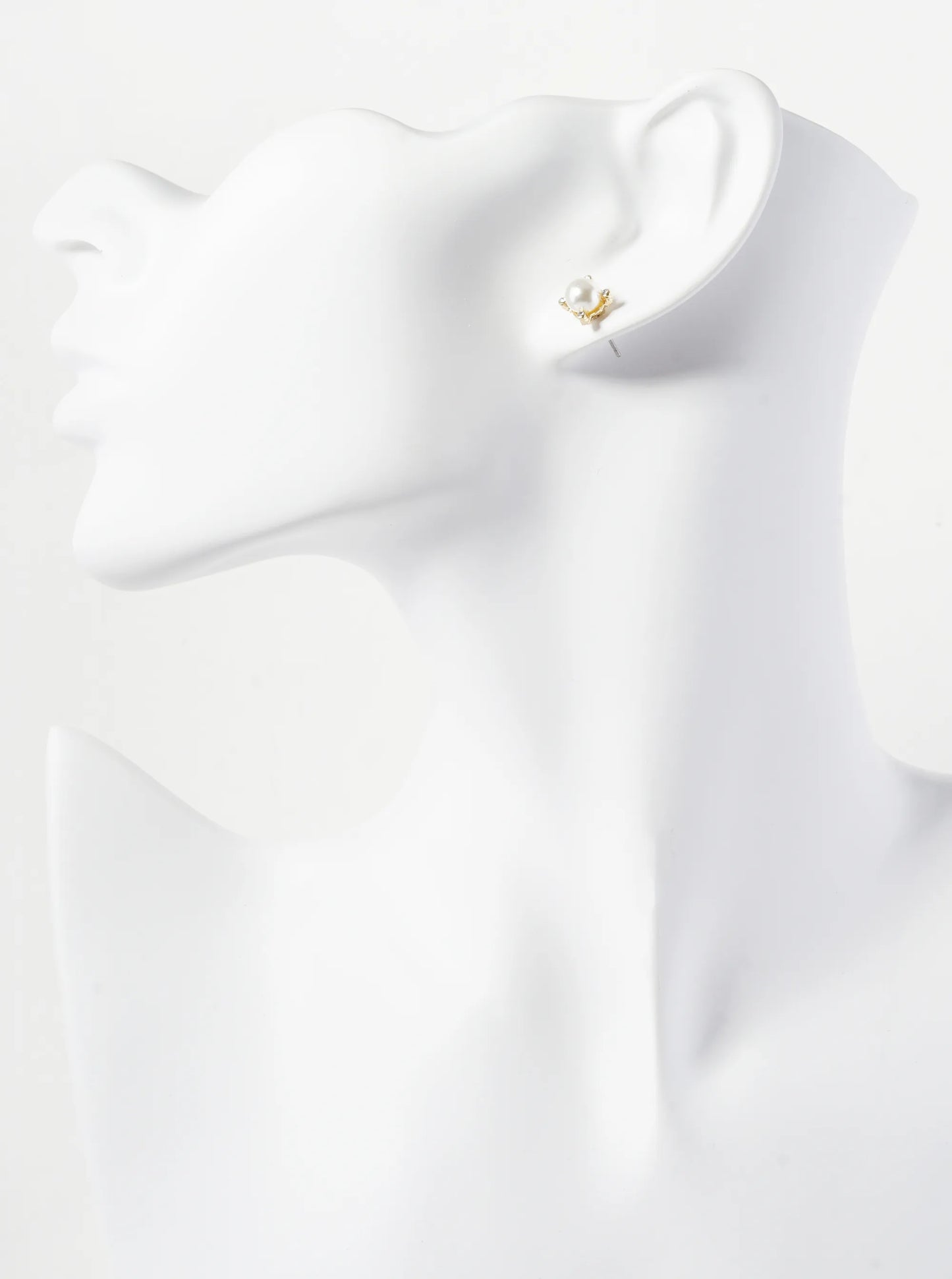 6mm Pearl Bead 4-Prong Stud Earrings