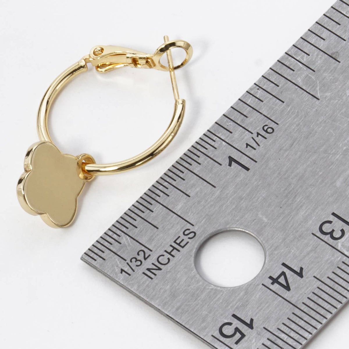 Quatrefoil Drop 20mm Leverback Hoop Earrings / 18K Gold