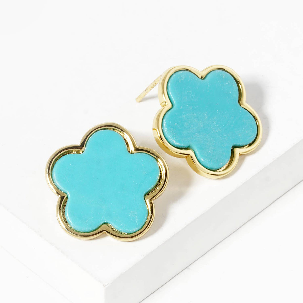 Scalloped Flower Stud Earrings