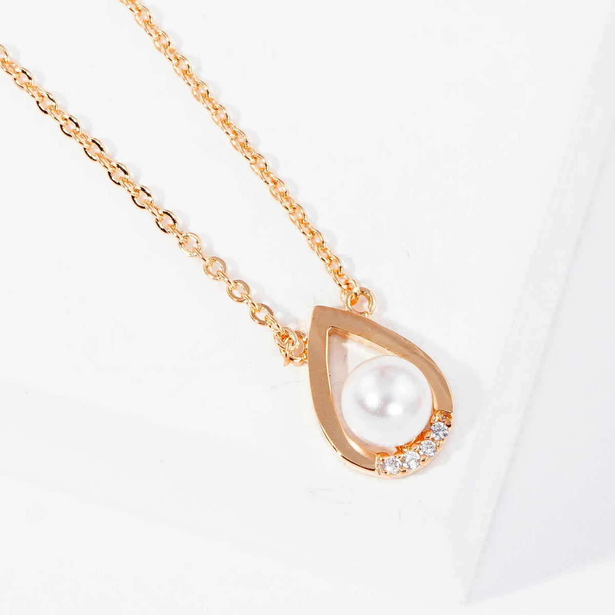 Bridesmaid Tear-Drop Pearl Pendant Necklace