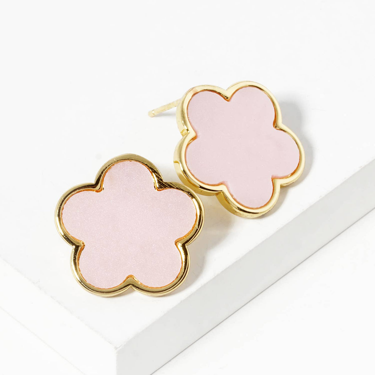 Scalloped Flower Stud Earrings