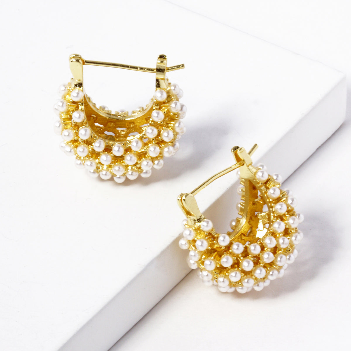 Beaded Curved Hoop Earrings | BE338 — BE338GCM.jpg