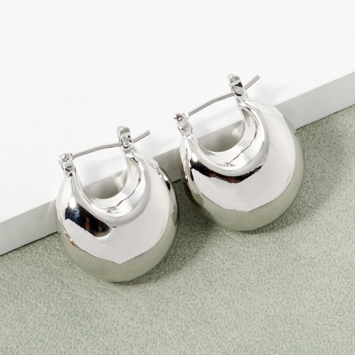 BE344 Rounded Dome Hoop Earrings - BE344R.JPG