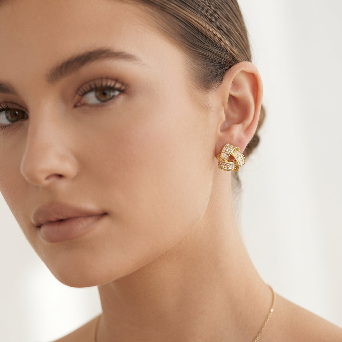 BE359 Sparkling Knot Stud Earrings BE359-M.jpg