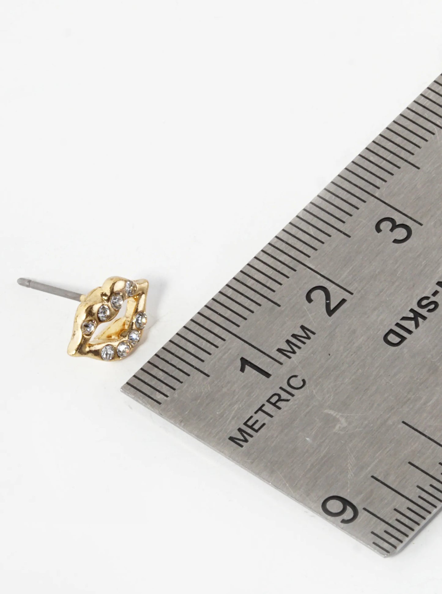 Crystal Pave 6mm Lips Post Stud Earrings