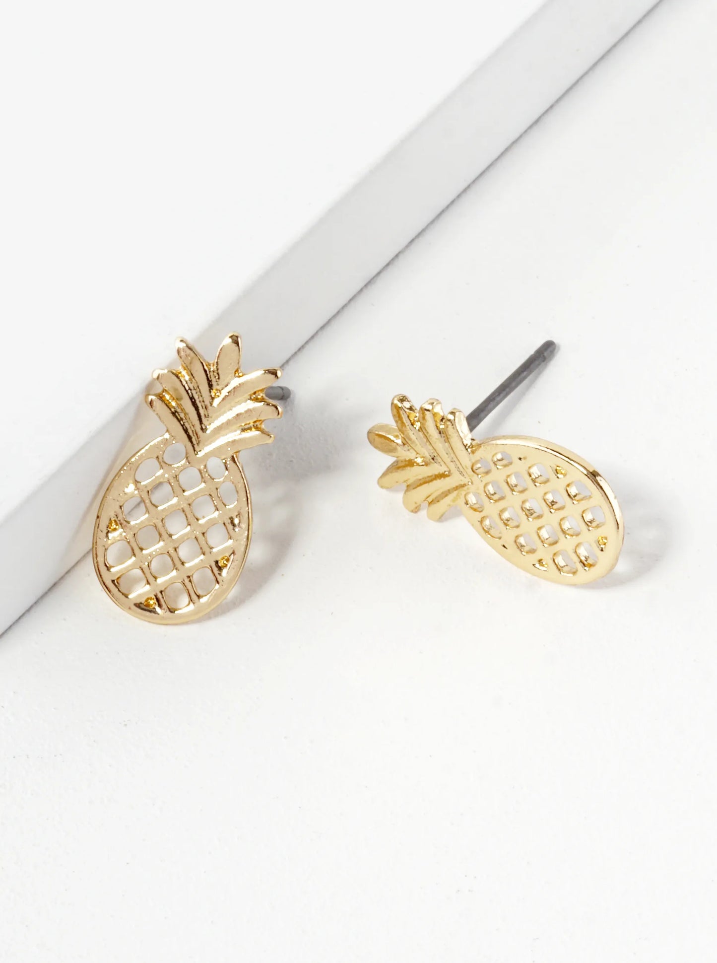 Metal 15mm Filigree Pineapple Tropical Stud Earrings